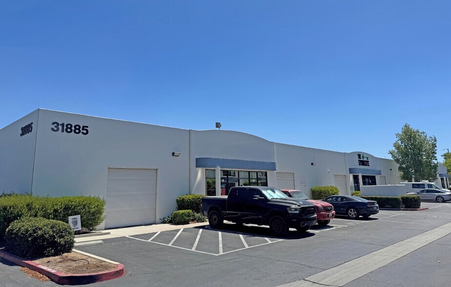 31885 Corydon Rd, Lake Elsinore, CA à louer - Photo principale – Image 1 sur 6