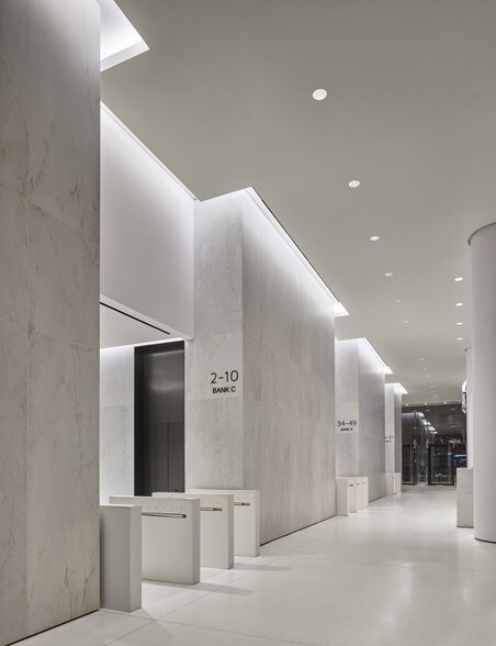 885 2nd Ave, New York, NY à louer - Hall d’entrée – Image 2 sur 19
