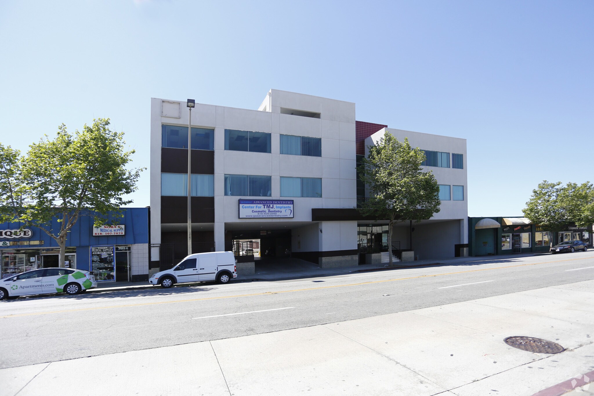 1016 E Broadway, Glendale, CA à louer Photo de l’immeuble– Image 1 sur 11