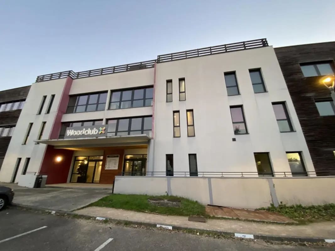 Bureau dans Saint-Priest à louer Photo de l’immeuble– Image 1 sur 6