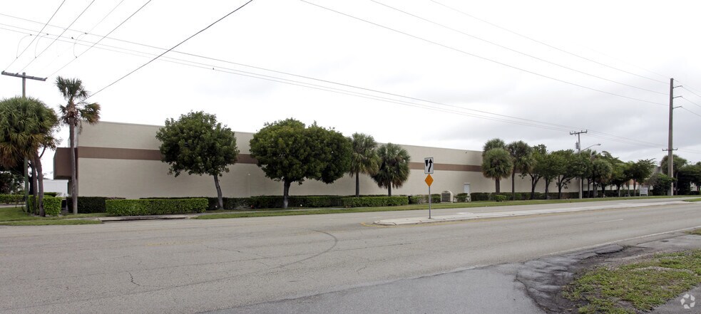 4201 N Dixie Hwy, Boca Raton, FL à vendre - Photo de l’immeuble – Image 3 sur 5
