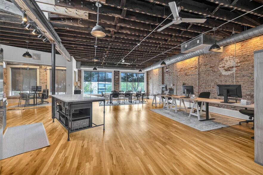 341-345 W Main St, Durham, NC à louer - Photo de l’immeuble – Image 2 sur 15