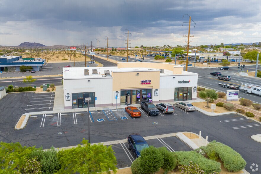 58132 Twentynine Palms Hwy, Yucca Valley, CA à louer - Photo de l’immeuble – Image 2 sur 4