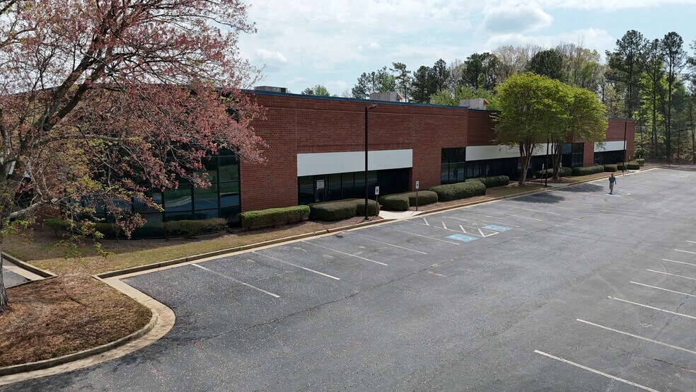 5240 Snapfinger Park Dr, Lithonia, GA à louer - Photo de l’immeuble – Image 3 sur 13