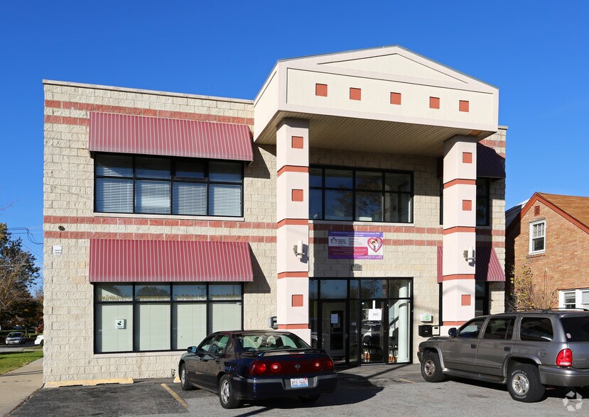 2424 Grand Ave, Waukegan, IL à louer - Photo de l’immeuble – Image 2 sur 4