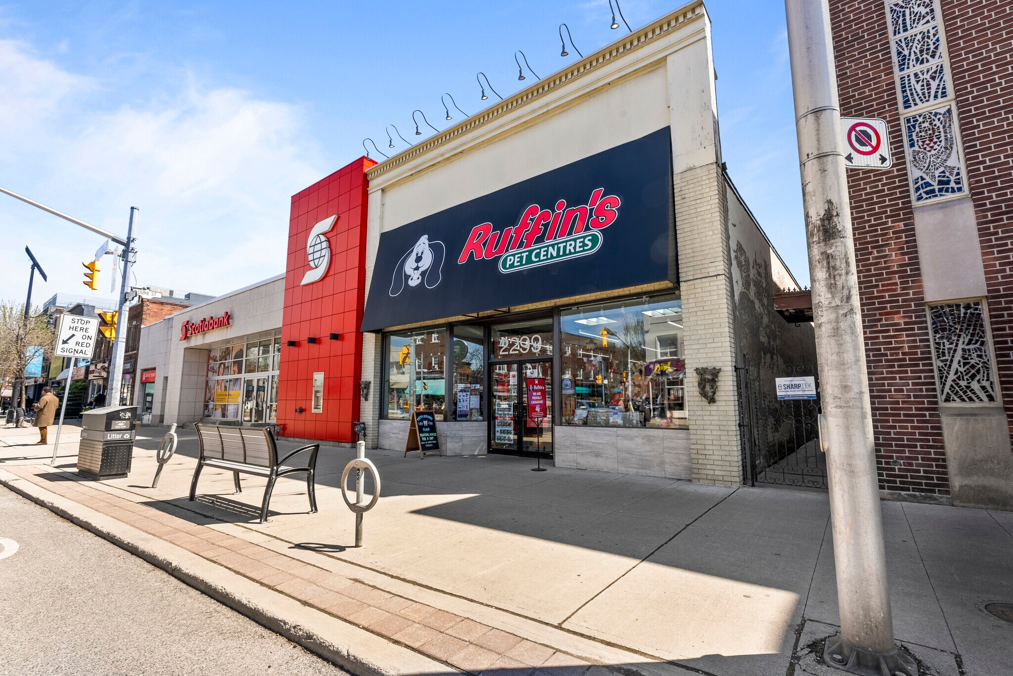 2299 Bloor St W, Toronto, ON à vendre Photo de l’immeuble– Image 1 sur 2