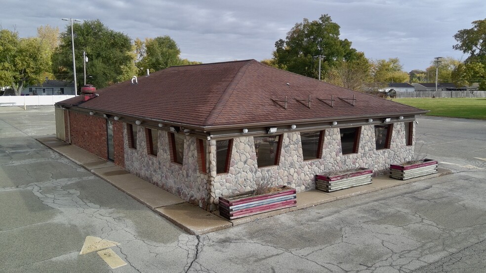 1315 W Garfield Ave, Peoria, IL à louer - Photo de l’immeuble – Image 3 sur 17
