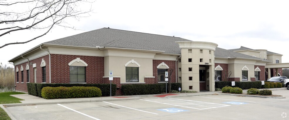 2901 Corporate Cir, Flower Mound, TX à louer - Photo de l’immeuble – Image 2 sur 41