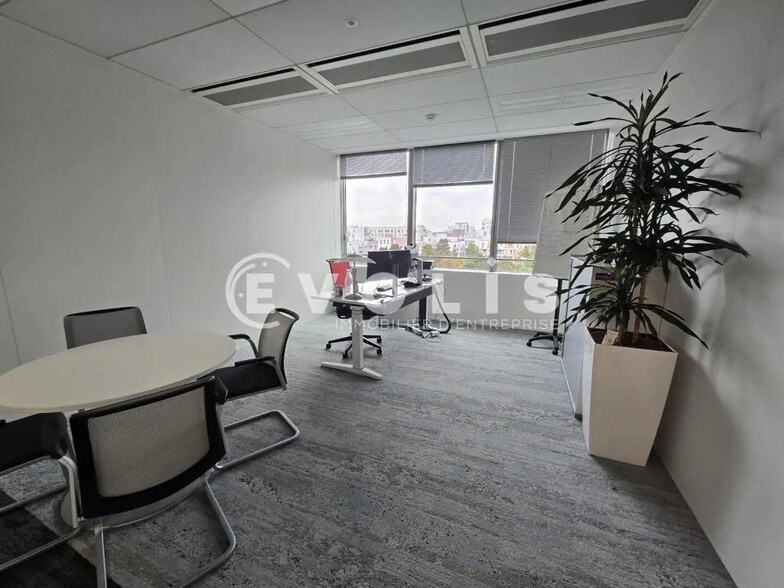 Bureau dans Massy à louer - Photo de l’immeuble – Image 2 sur 10