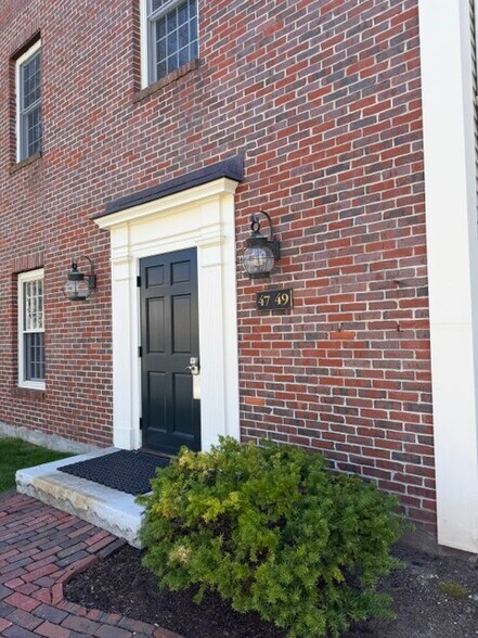 45-49 Junction Sq, Concord, MA à louer - Photo principale – Image 1 sur 10