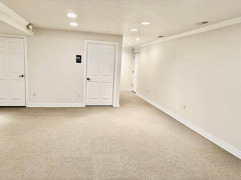 1098-1100 E South Union Ave, Midvale, UT à louer - Photo de l’immeuble – Image 1 sur 11
