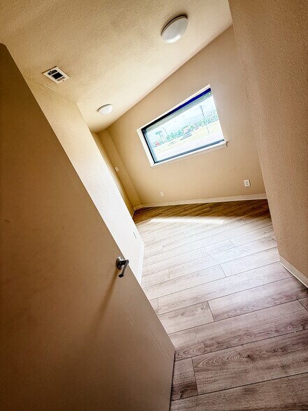 216 Texas St, Cedar Hill, TX à louer - Photo de l’immeuble – Image 2 sur 12