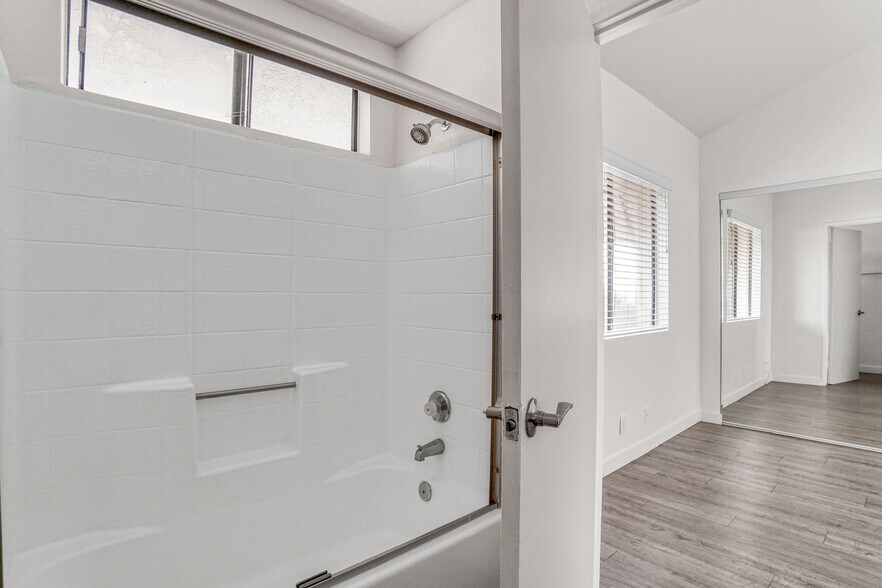 753 Cerritos Ave, Long Beach, CA à vendre - Photo de l’immeuble – Image 3 sur 15
