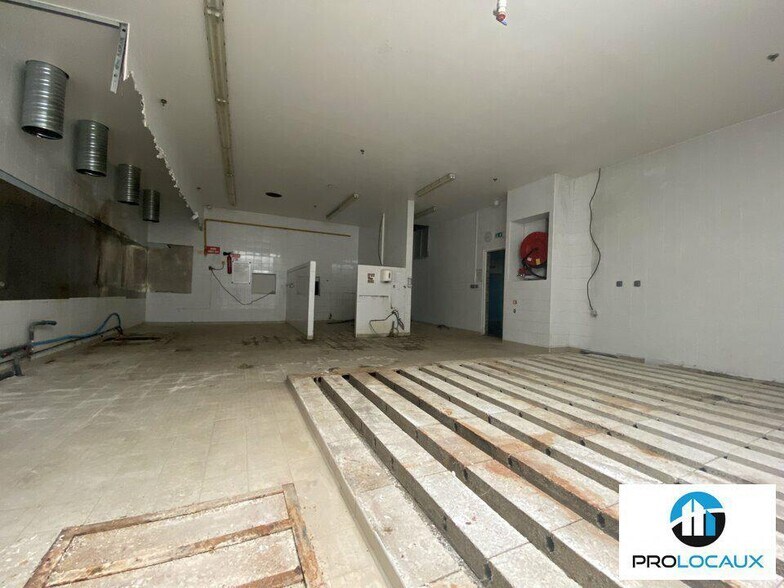 Local commercial dans Barentin à louer - Photo intérieure – Image 2 sur 5