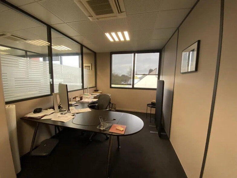 Bureau dans Saint-Grégoire à vendre - Photo de l’immeuble – Image 3 sur 5