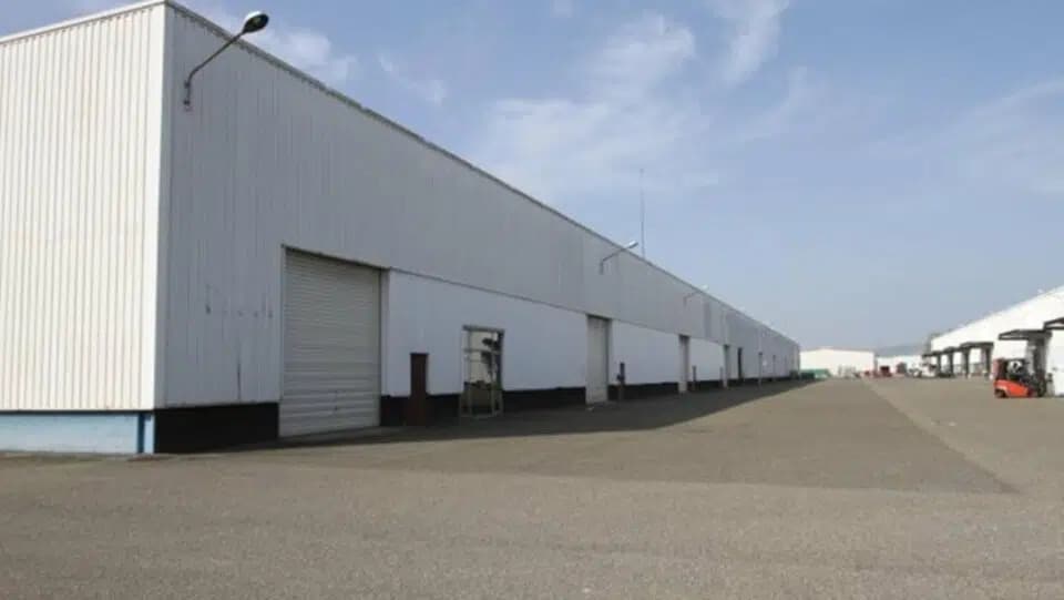 Industriel/Logistique dans Rouen à louer - Photo de l’immeuble – Image 1 sur 2