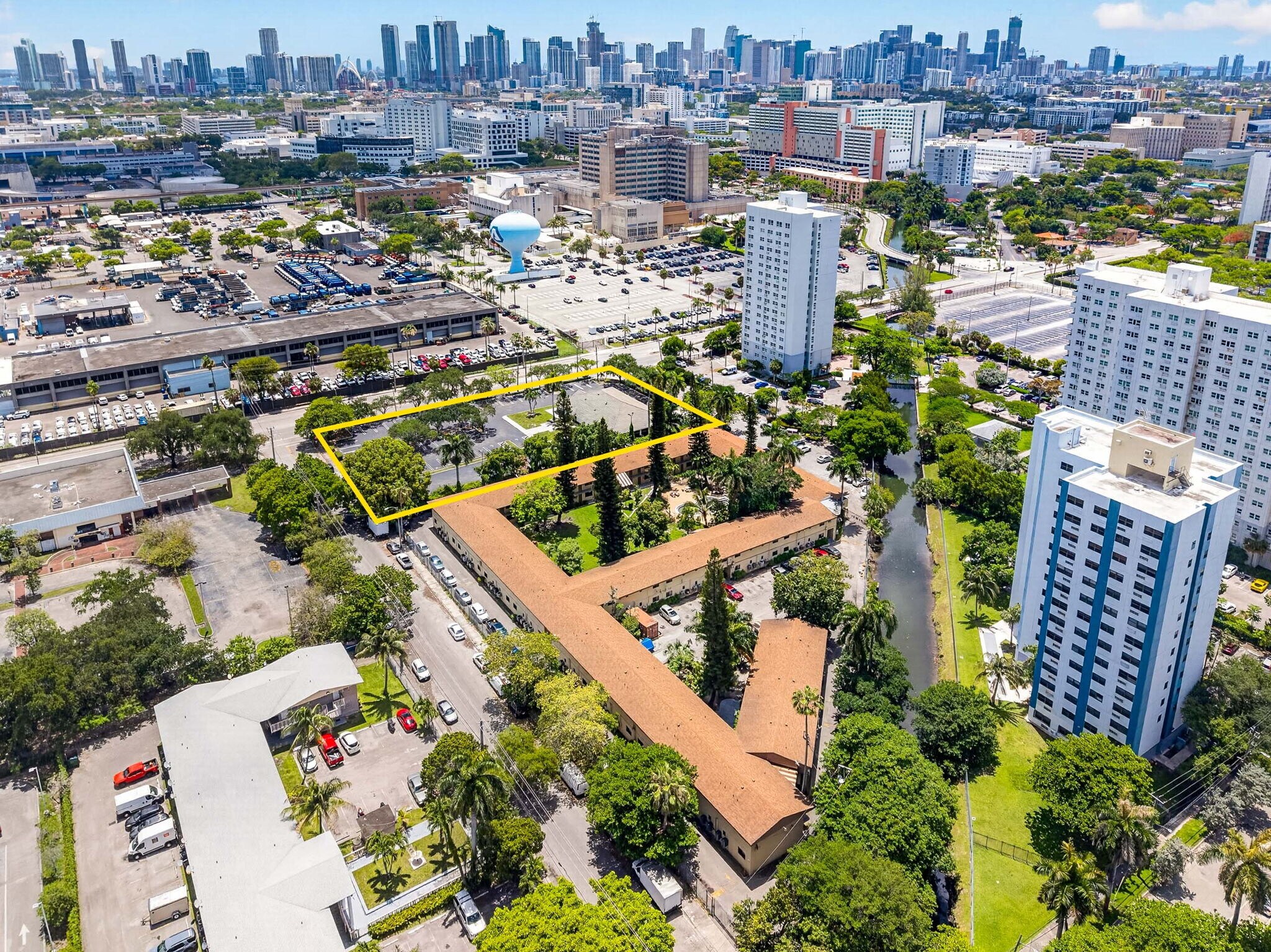 1902 NW 14th Ave, Miami, FL à vendre Photo principale– Image 1 sur 28