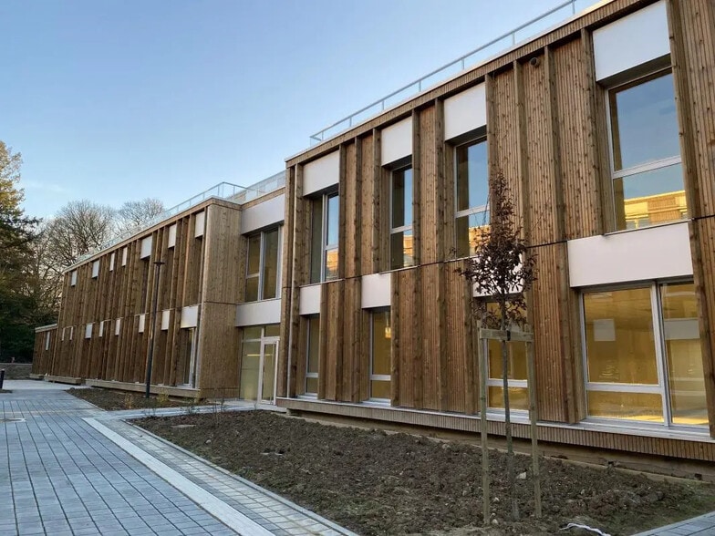 Bureau dans Saint-Jacques-de-la-Lande à louer - Photo de l’immeuble – Image 2 sur 21