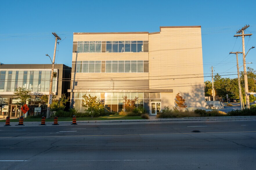 1637 Bank St, Ottawa, ON à louer - Photo de l’immeuble – Image 2 sur 12