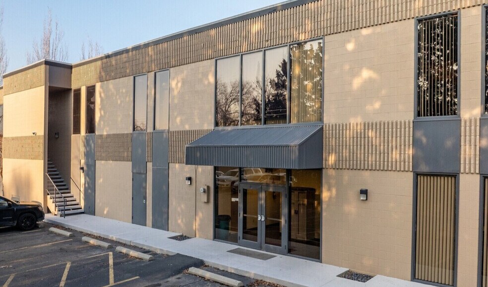 3131 W State St | State Street Center portefeuille de 2 biens à vendre sur LoopNet.fr - Photo de l’immeuble – Image 3 sur 22