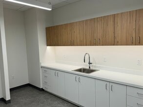 15060 Ventura Blvd, Sherman Oaks, CA à louer Photo intérieure– Image 1 sur 3