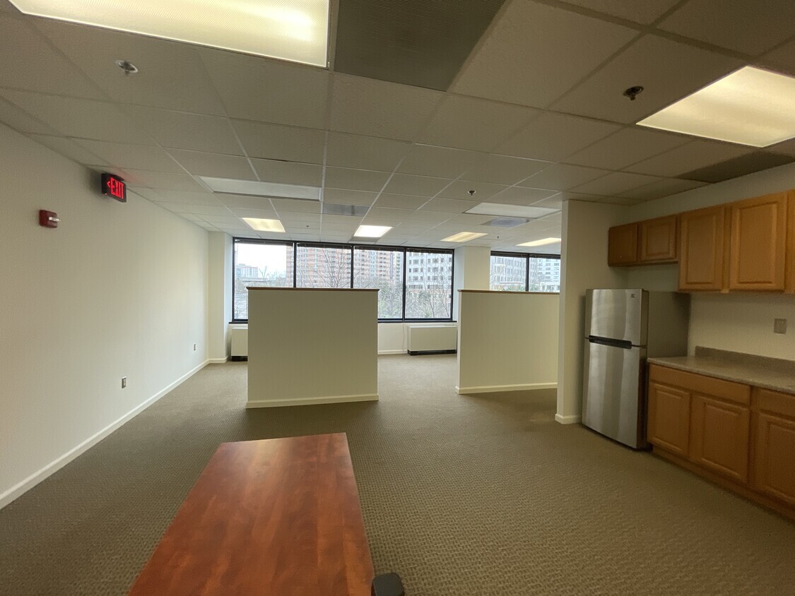1110 Bonifant St, Silver Spring, MD à louer Photo intérieure– Image 1 sur 8