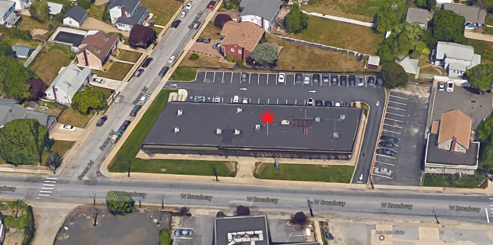 1200 W Broadway, Hewlett, NY à louer - Photo de l’immeuble – Image 2 sur 3