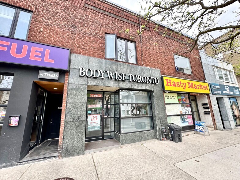1611 Bloor St W, Toronto, ON à vendre - Photo de l’immeuble – Image 1 sur 13