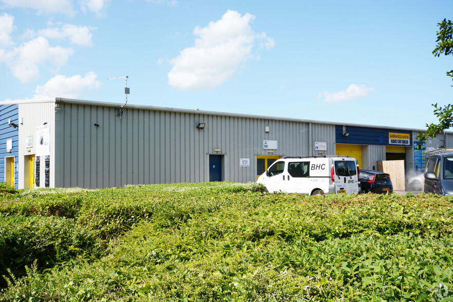 Boughton Industrial Est, Boughton à vendre - Photo de l’immeuble – Image 3 sur 6