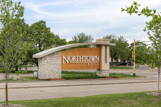 40-60 NW Coon Rapids Blvd, Minneapolis, MN à louer Photo de l’immeuble– Image 1 sur 21