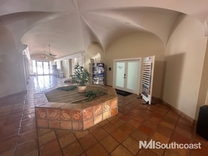 715-735 Colorado Ave, Stuart, FL à louer Photo intérieure– Image 1 sur 20