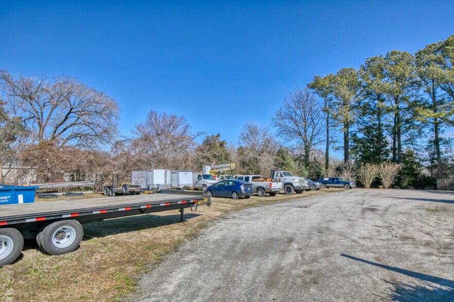 7426 Richmond Rd, Williamsburg, VA à vendre - Photo de l’immeuble – Image 3 sur 15