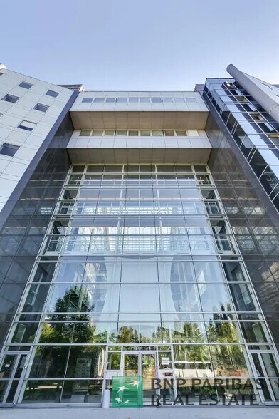 Bureau dans Cergy à louer - Photo de l’immeuble – Image 3 sur 27
