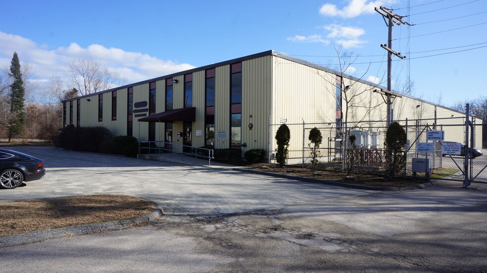 22 Almeida St, East Providence, RI à louer - Photo de l’immeuble – Image 2 sur 2