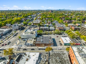 43-20 Bell Blvd, Bayside, NY à louer Photo intérieure– Image 2 sur 11