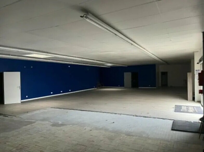 Local commercial dans Yainville à louer - Photo intérieure – Image 1 sur 4