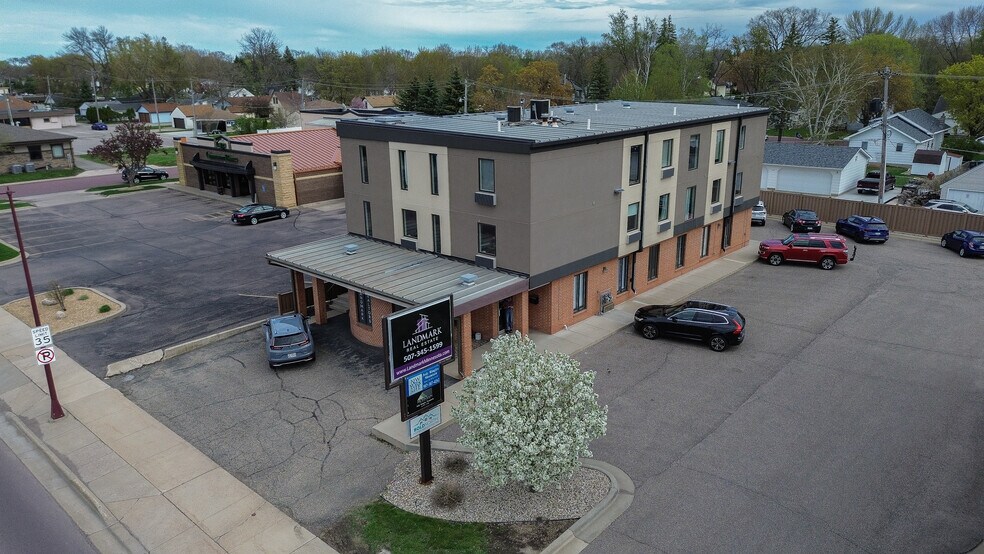931 Madison Ave, Mankato, MN à louer - Photo principale – Image 1 sur 8
