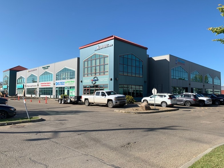 6726 - 6775 St, Edmonton, AB à louer - Photo de l’immeuble – Image 2 sur 7