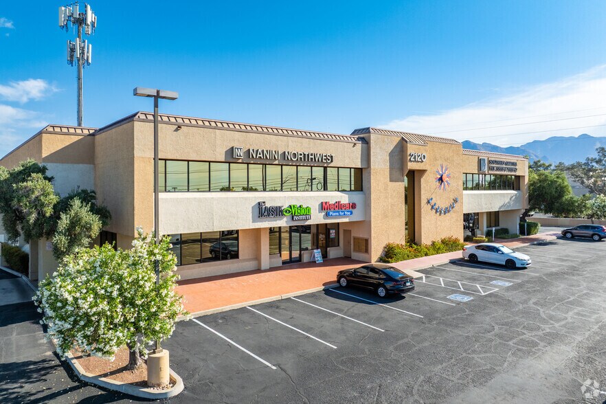 2120 W Ina Rd, Tucson, AZ à louer - Photo de l’immeuble – Image 2 sur 6