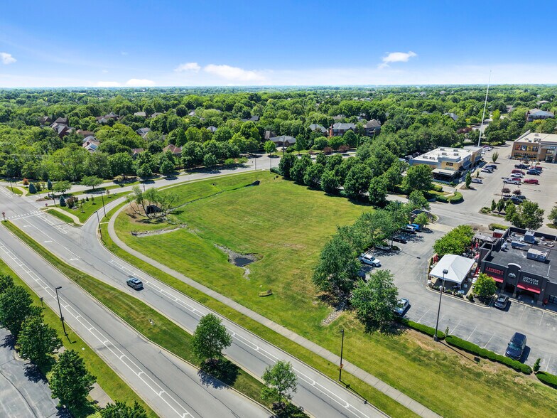 3193 Beaumont Centre Cir, Lexington, KY à louer - Photo de l’immeuble – Image 2 sur 28