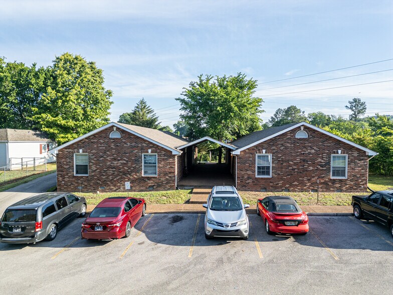 138 Hibiscus Dr, Ashland City, TN à vendre - Photo de l’immeuble – Image 2 sur 20