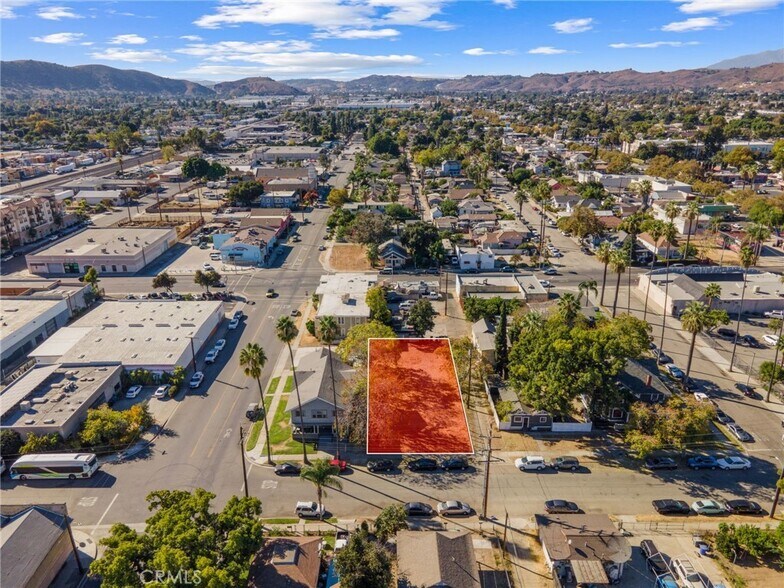 335 N Gordon St, Pomona, CA à vendre - Photo de l’immeuble – Image 2 sur 7