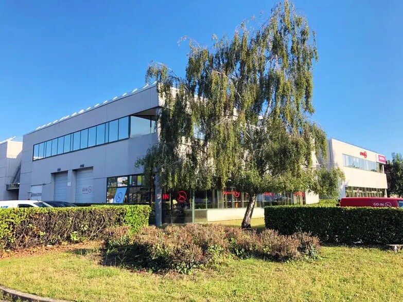 191 rue du 1er Mai, Nanterre à louer - Photo de l’immeuble – Image 3 sur 8