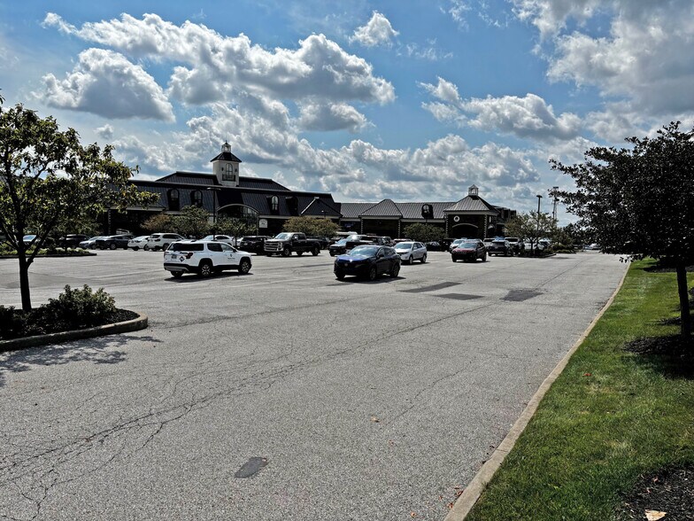 2736 Medina Rd, Medina, OH à louer - Photo de l’immeuble – Image 3 sur 4