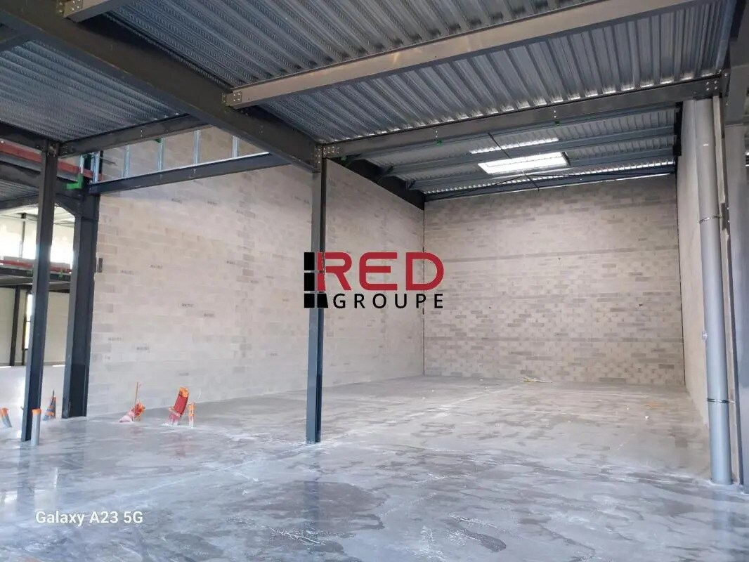 Industriel/Logistique dans Marignane à vendre Photo intérieure– Image 1 sur 12