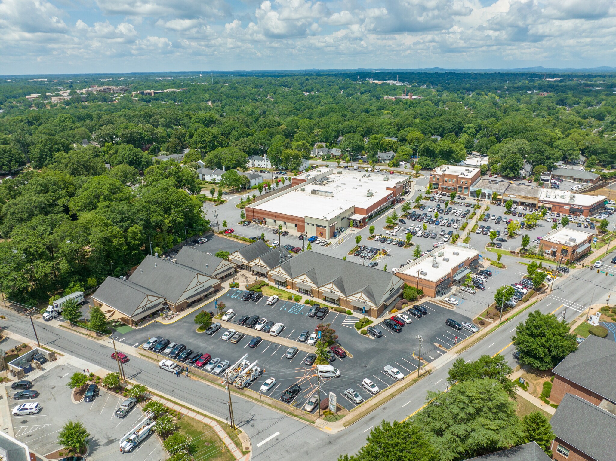 1818 Augusta St, Greenville, SC à louer Photo principale– Image 1 sur 11