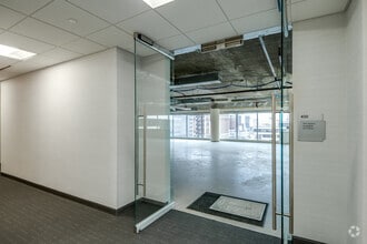 330 E Kilbourn Ave, Milwaukee, WI à louer Photo intérieure– Image 2 sur 6