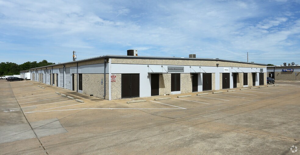 5214 Burleson Rd, Austin, TX à louer - Photo principale – Image 1 sur 7