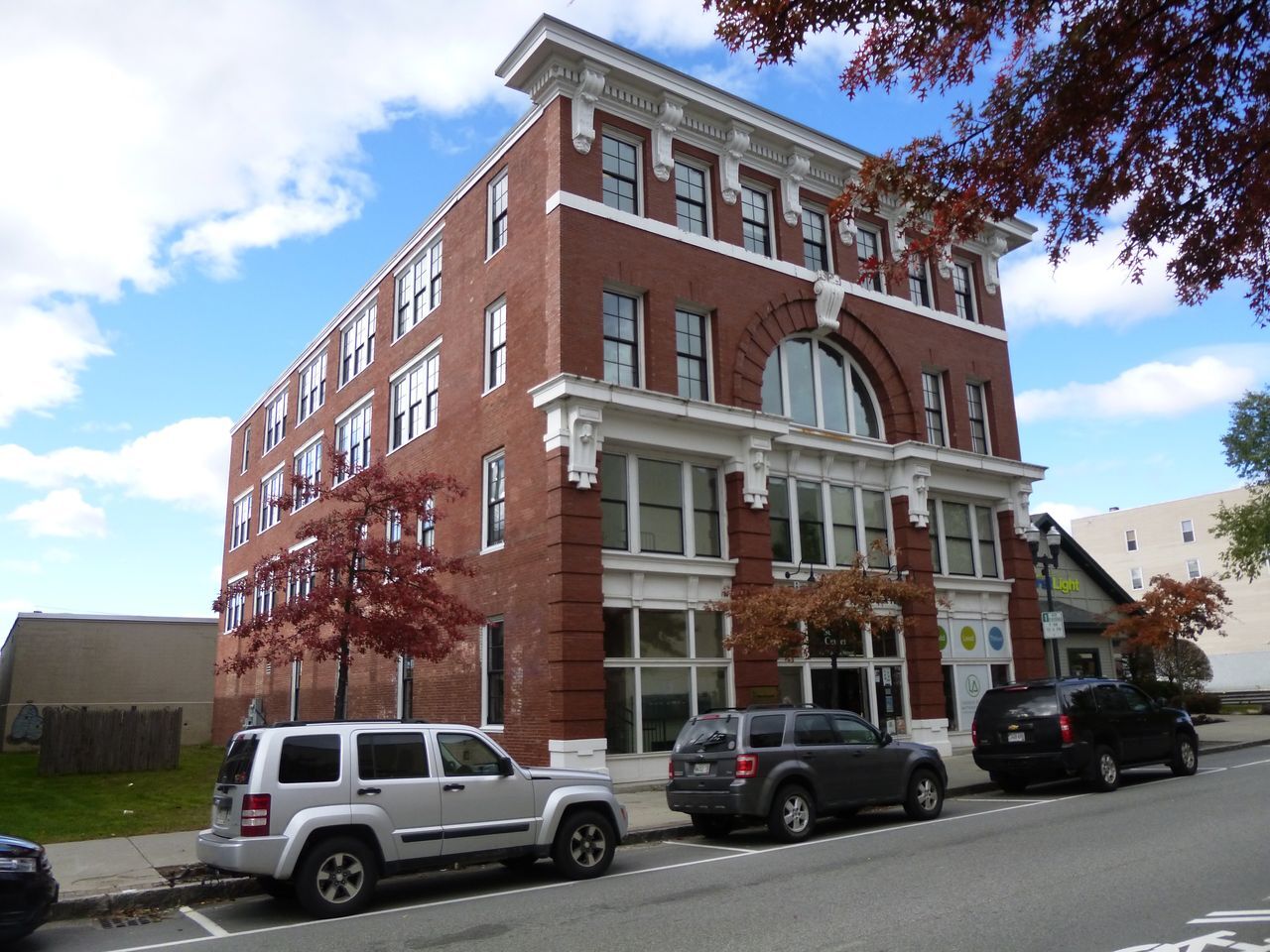 415 Lisbon St, Lewiston, ME à vendre Photo de l’immeuble– Image 1 sur 14