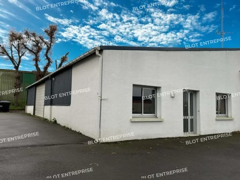 Bureau dans Noyal-sur-Vilaine à louer - Photo de l’immeuble – Image 1 sur 5
